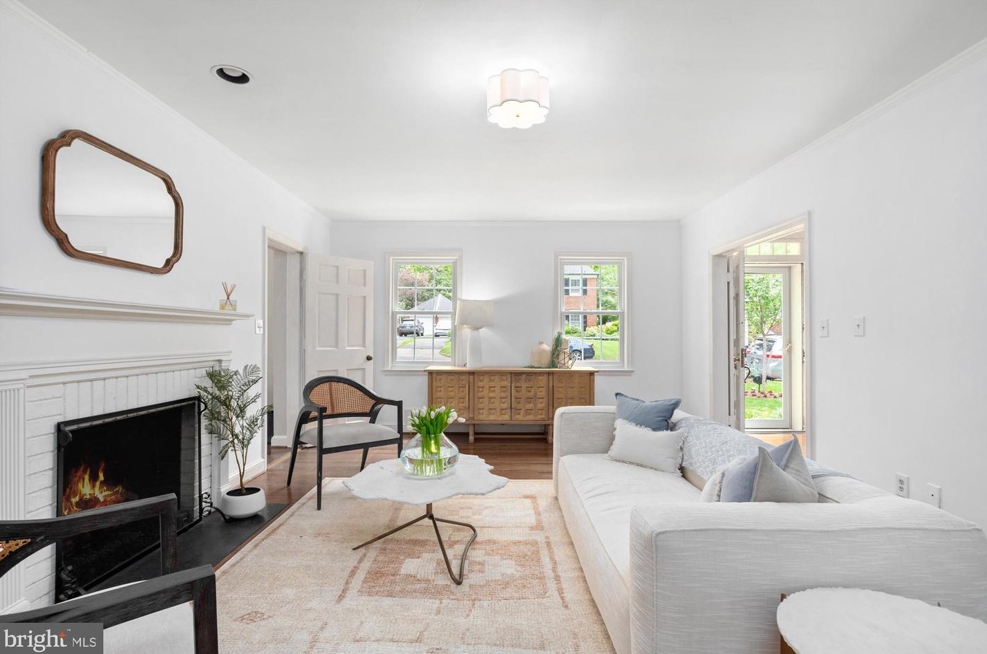 4719 Sedgwick St, Washington, DC 20016-2321