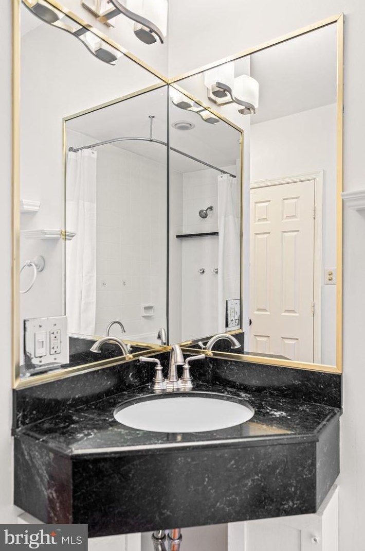 3408 Dent Pl, Washington DC 20007-2713 exterior