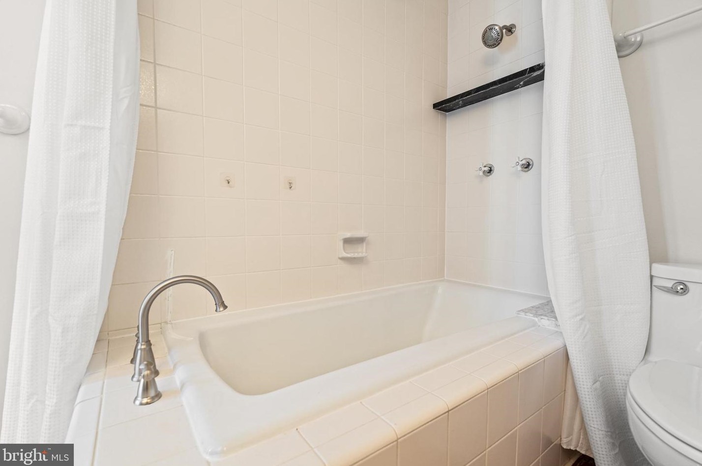 3408 Dent Pl, Washington DC 20007-2713 exterior