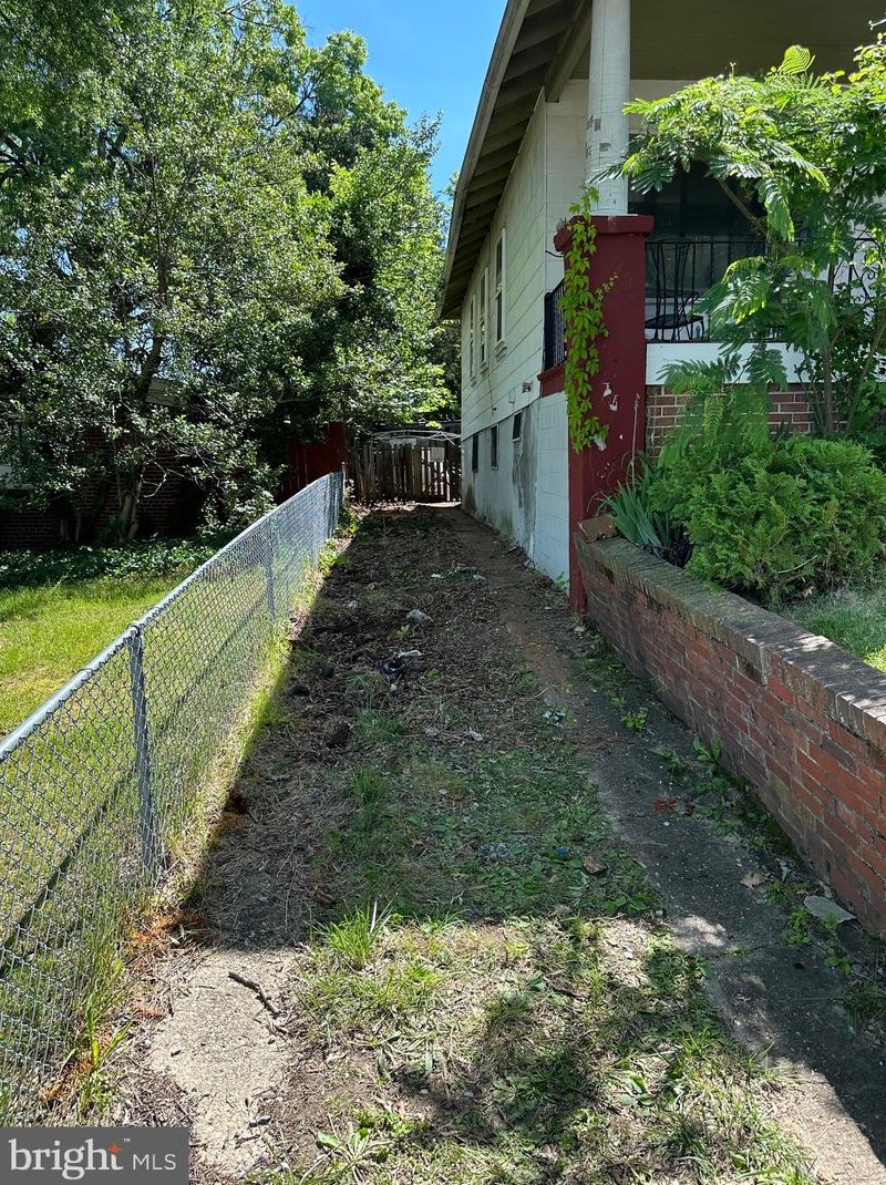 56 53rd Pl Se, Washington, DC 20019
