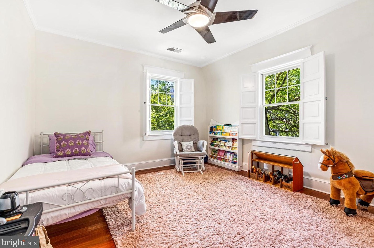 5335 43rd St, Washington DC  20015-2007 exterior