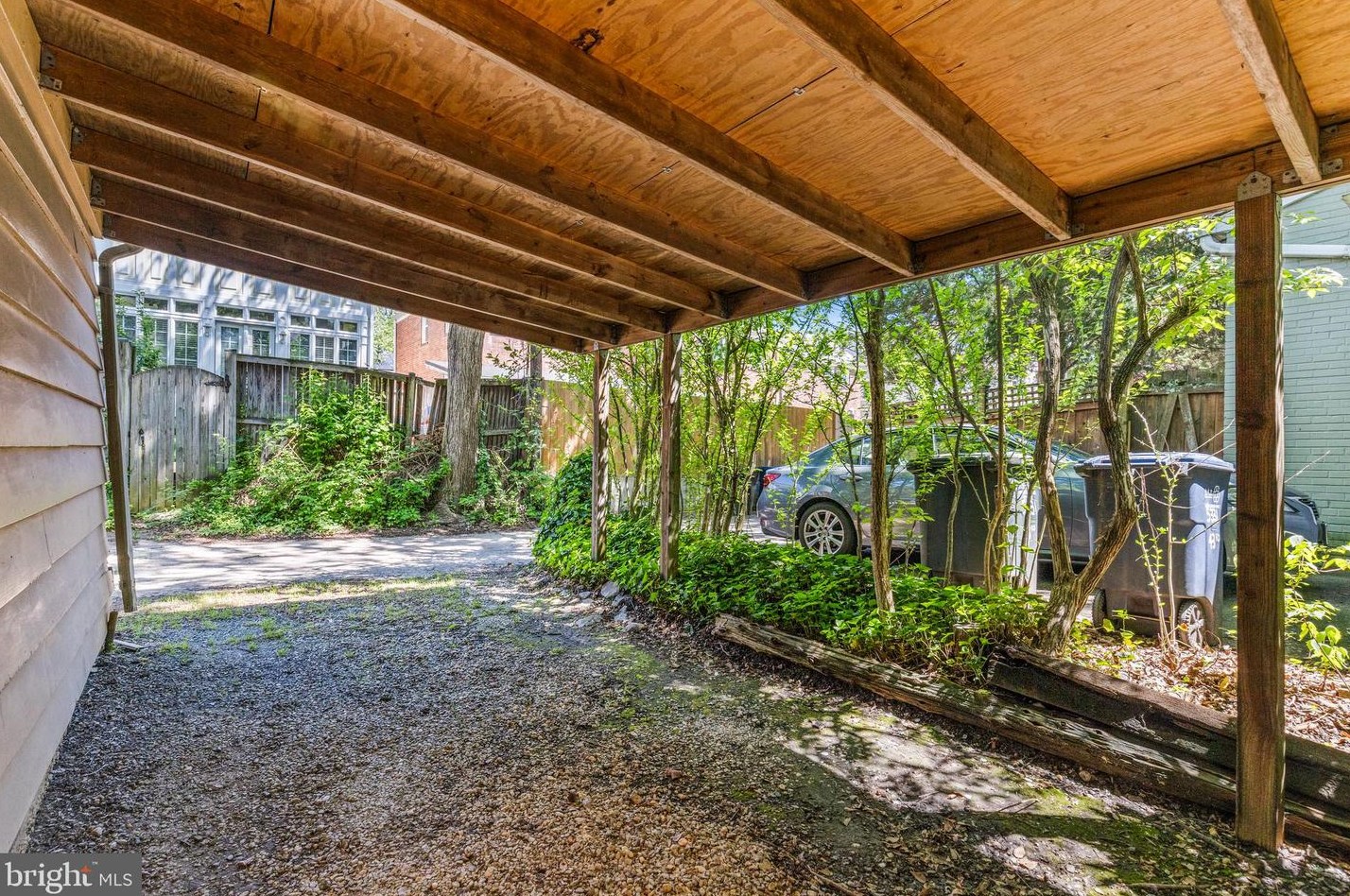 5335 43rd St, Washington DC  20015-2007 exterior