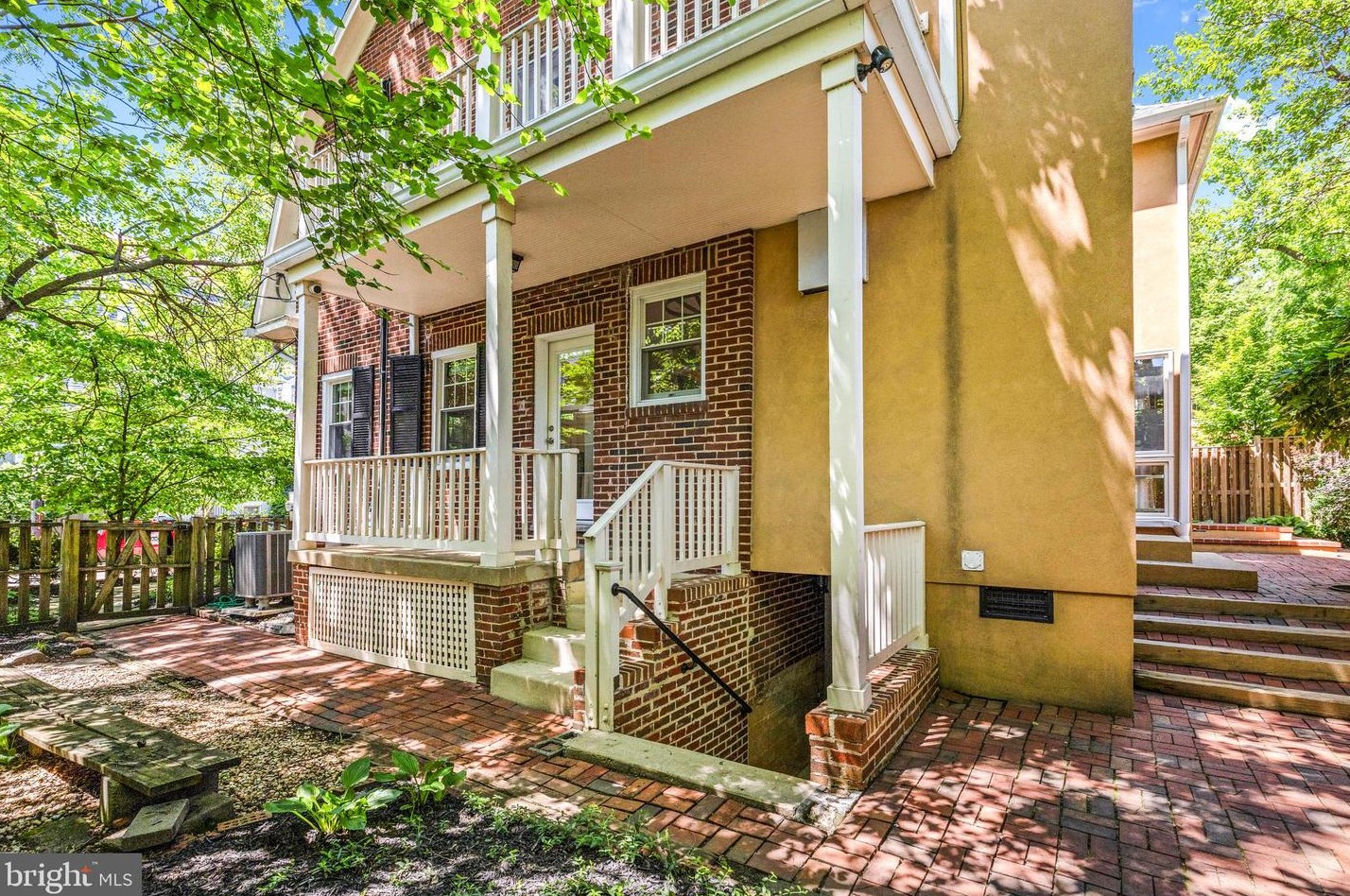 5335 43rd St, Washington DC  20015-2007 exterior