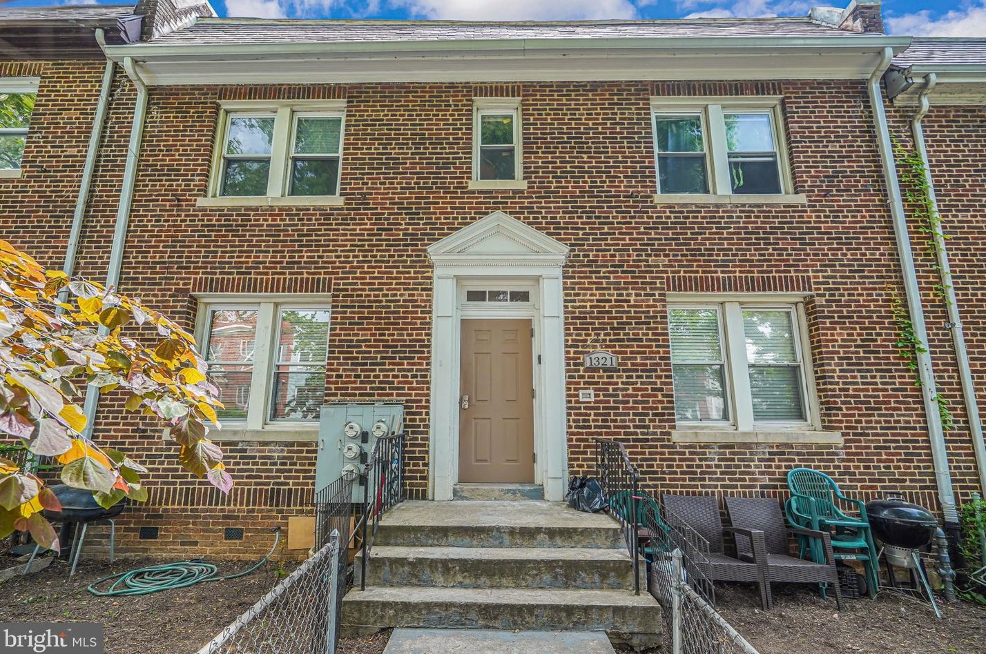 1321 Orren St, Washington, DC 20002-3945