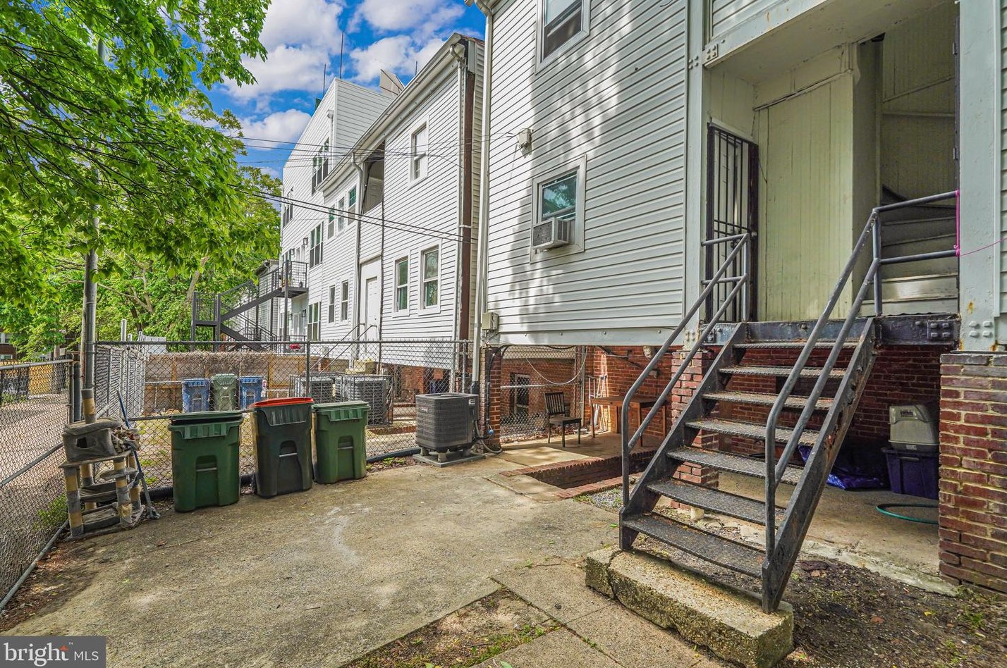 1321 Orren St, Washington DC 20002-3932 exterior