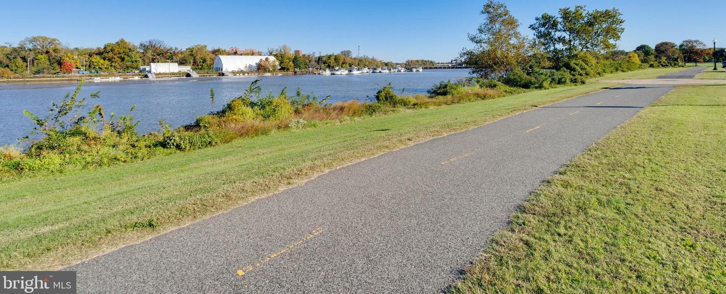 1619 30th St, Washington DC  20007-2906 exterior