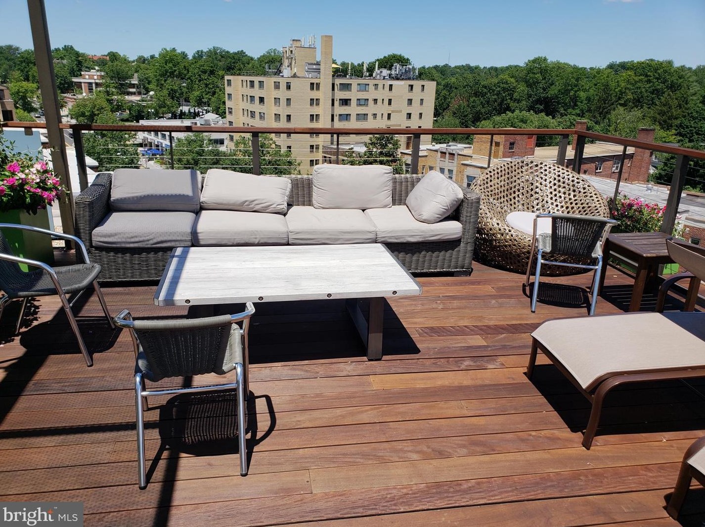 5410 Connecticut Ave, Washington DC  20015-2859 exterior