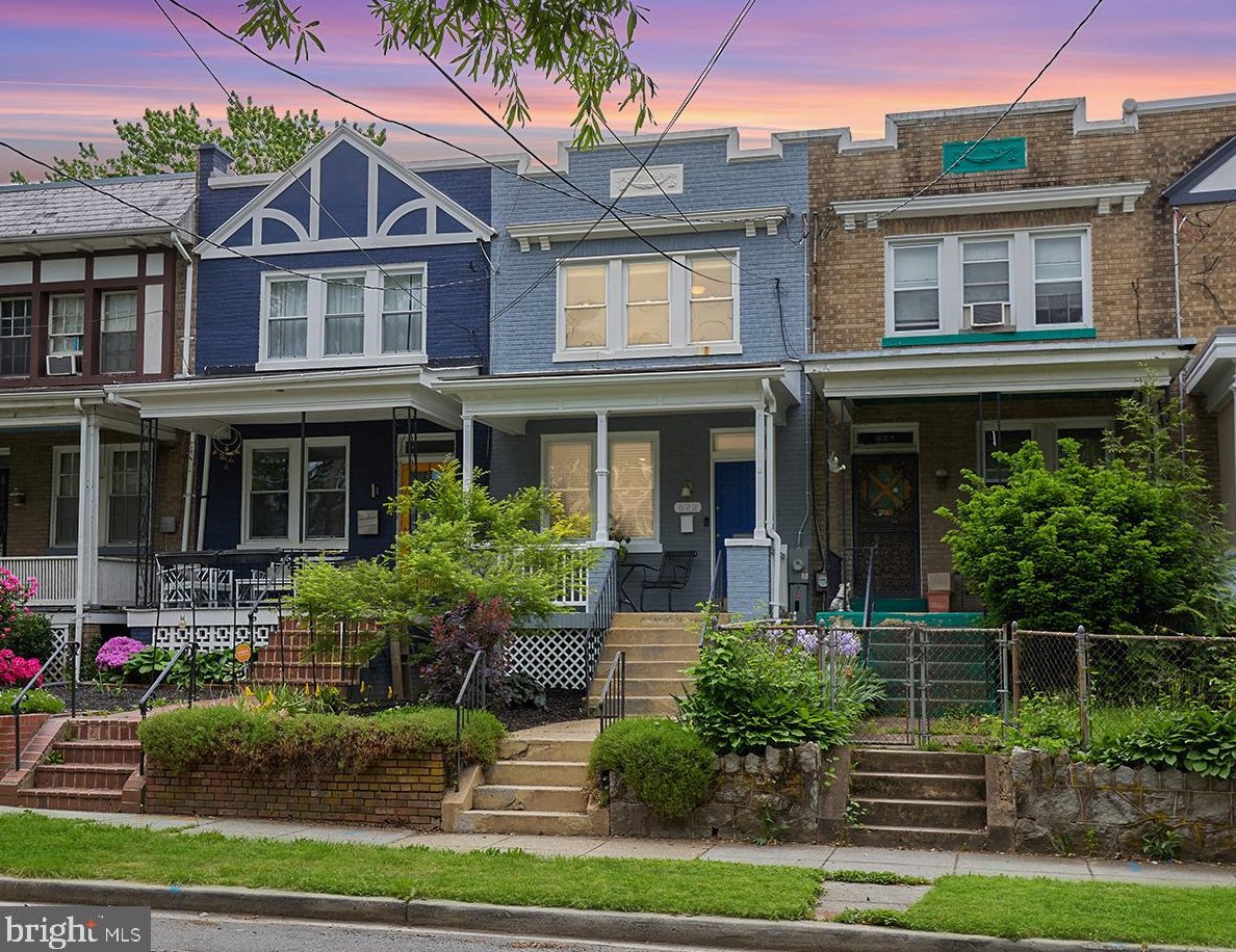622 Hamilton St, Washington, DC 20011-4030