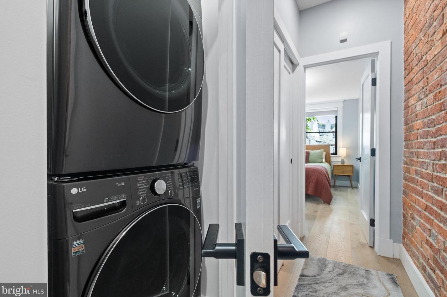 516 10th St, Washington DC  20003-2806 exterior