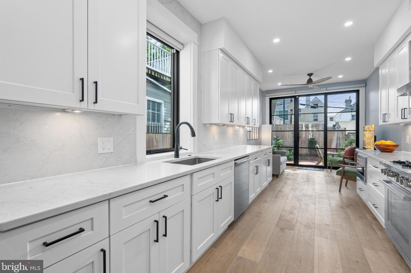 516 10th St, Washington DC  20003-2806 exterior