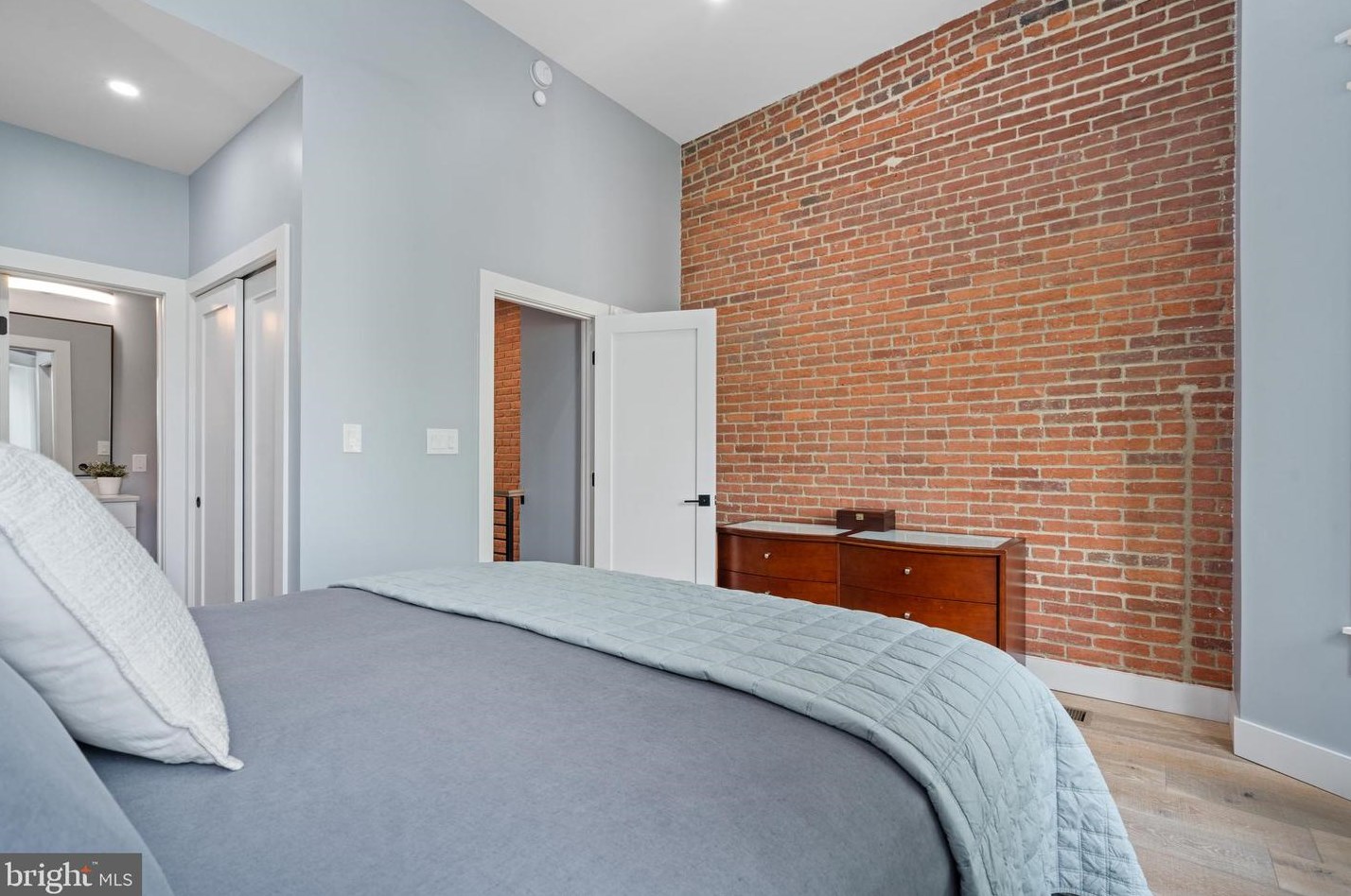 516 10th St, Washington DC  20003-2806 exterior