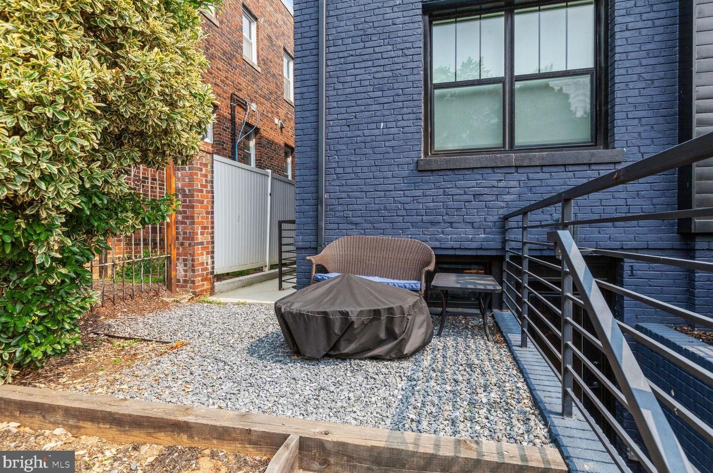 216 T St, Washington DC  20002-1542 exterior