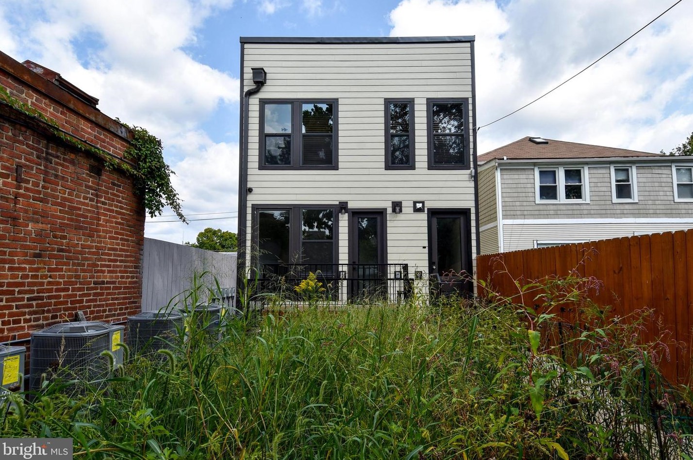 1803 Monroe St, Washington DC  20018-2735 exterior