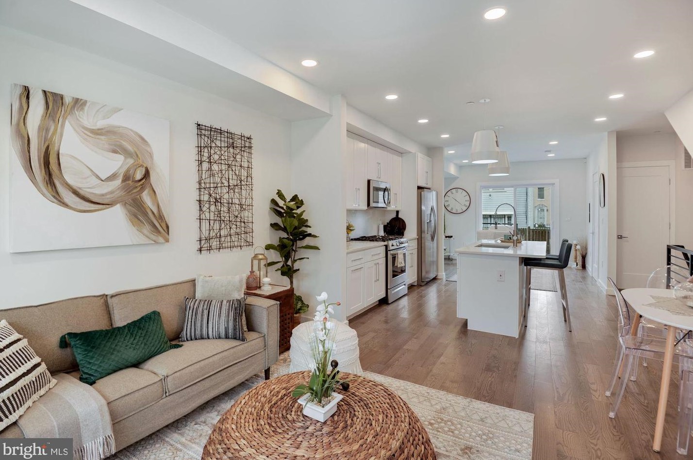 1657 Gales St, Washington DC 20002-4523 exterior