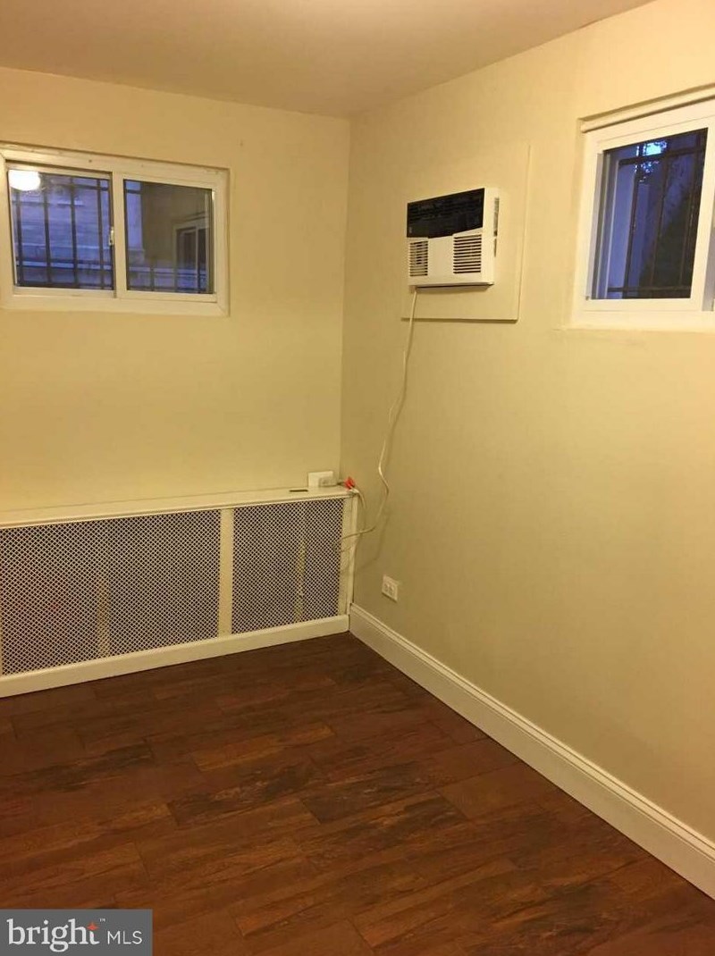 2328 Ashmead Pl, Washington DC  20009-1421 exterior