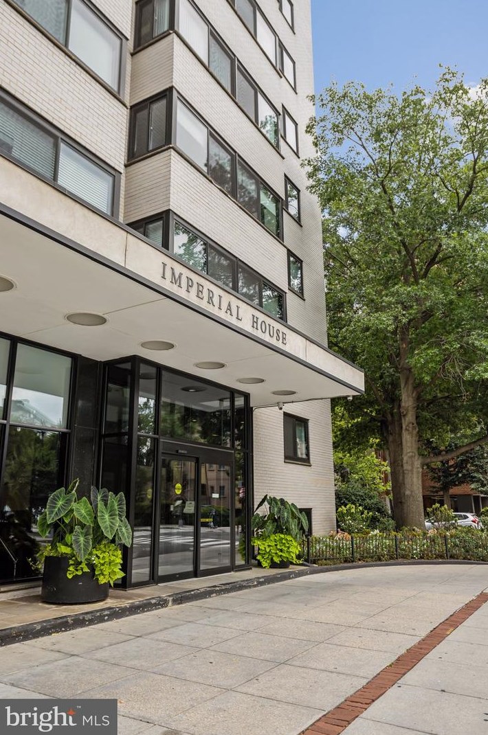 1601 18th St, Washington DC 20009-2505 exterior