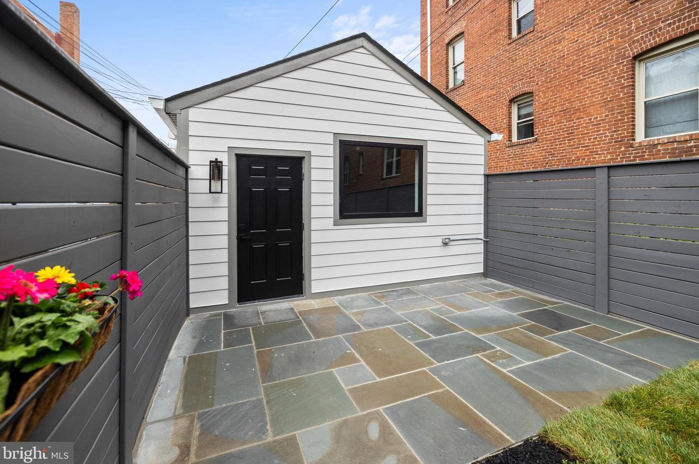 1451 Chapin St, Washington DC  20009-4510 exterior