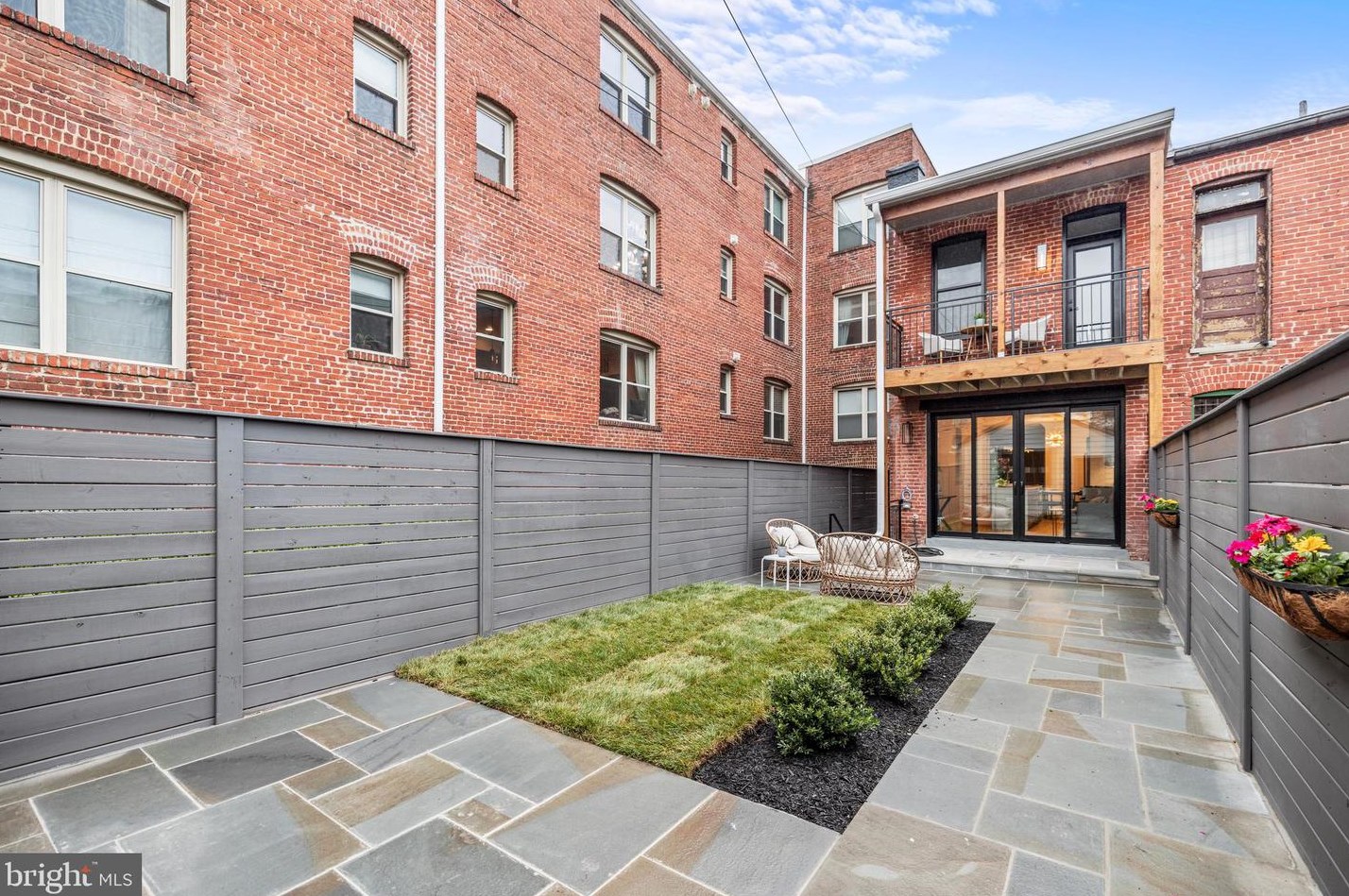 1451 Chapin St, Washington DC  20009-4510 exterior