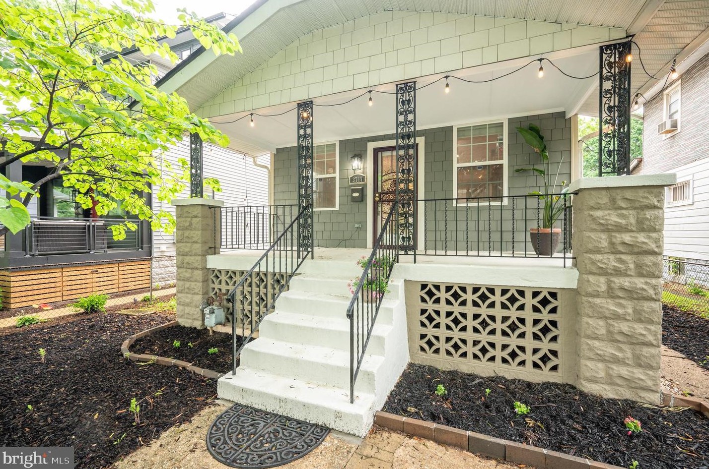 3717 Dakota Ave, Washington, DC 20018-3033