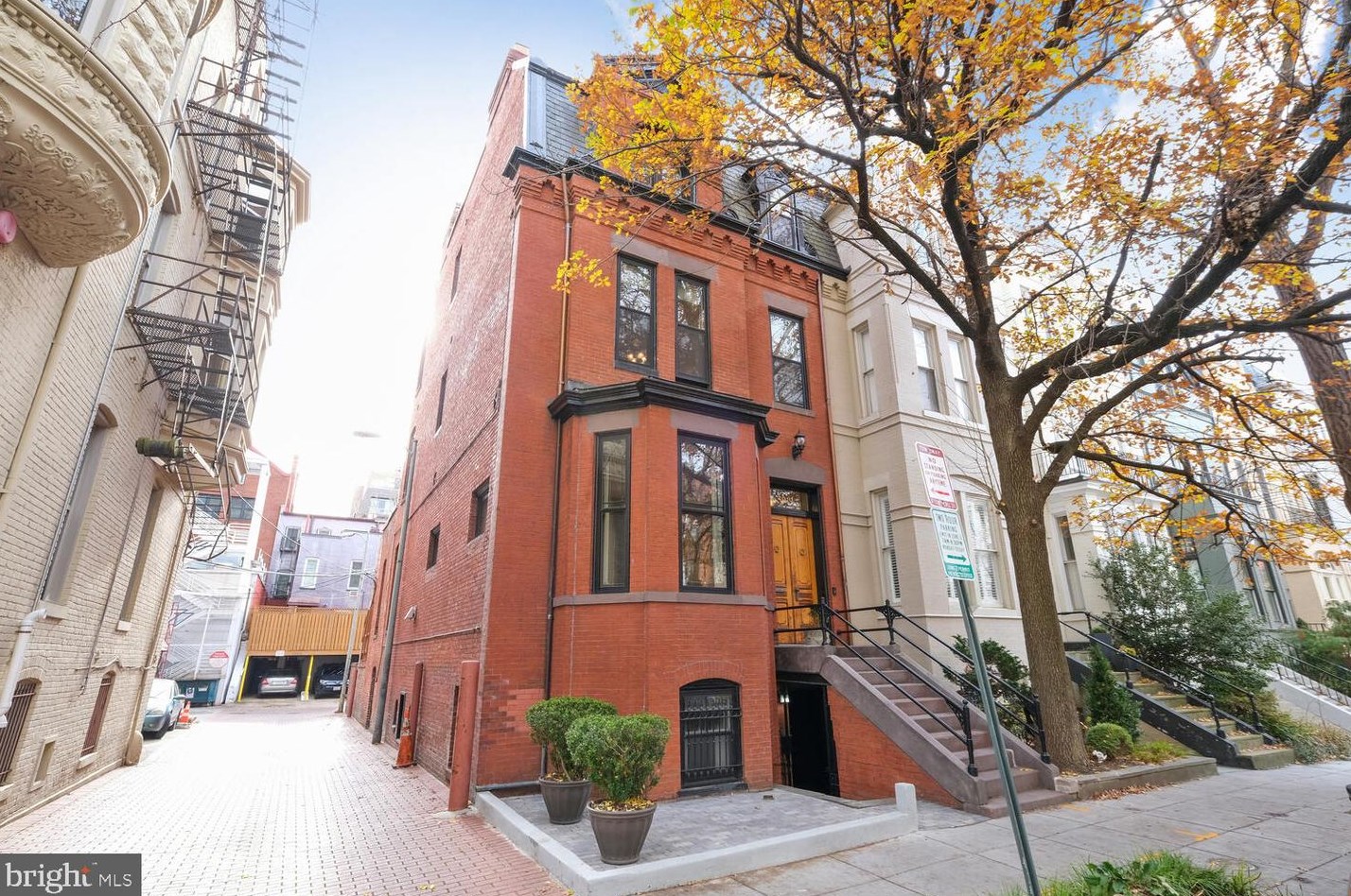 2010 Hillyer Pl, Washington DC 20009-1006 exterior