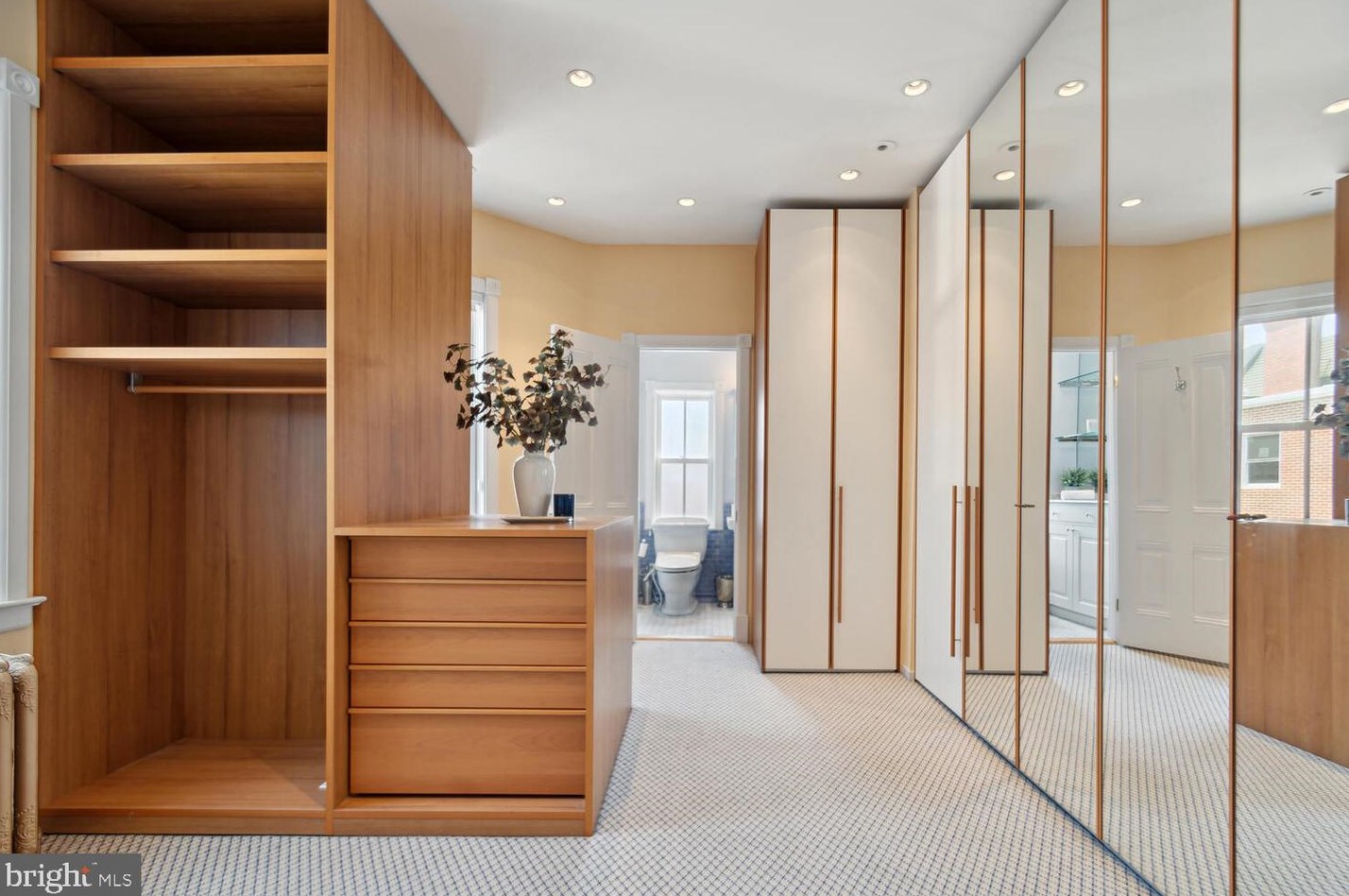 2010 Hillyer Pl, Washington DC 20009-1006 exterior