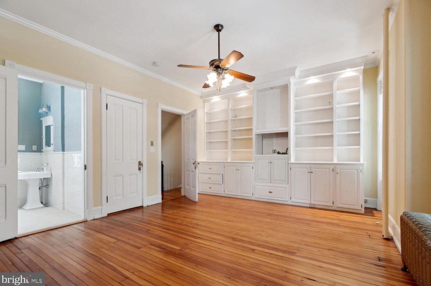 2010 Hillyer Pl, Washington DC 20009-1006 exterior