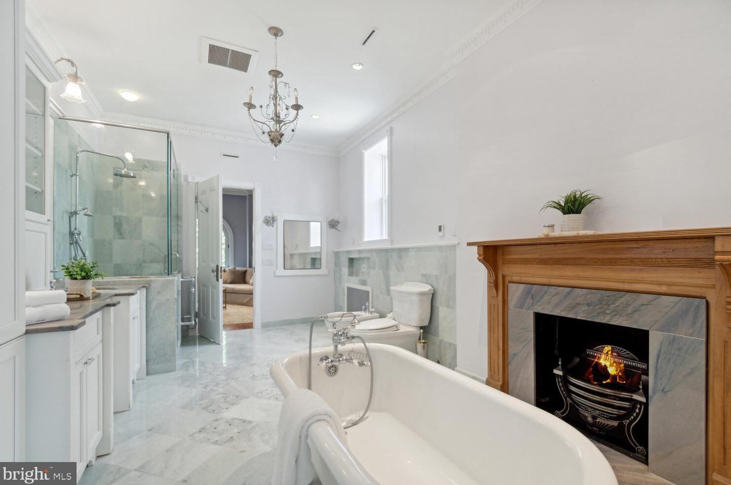 2010 Hillyer Pl, Washington DC 20009-1006 exterior