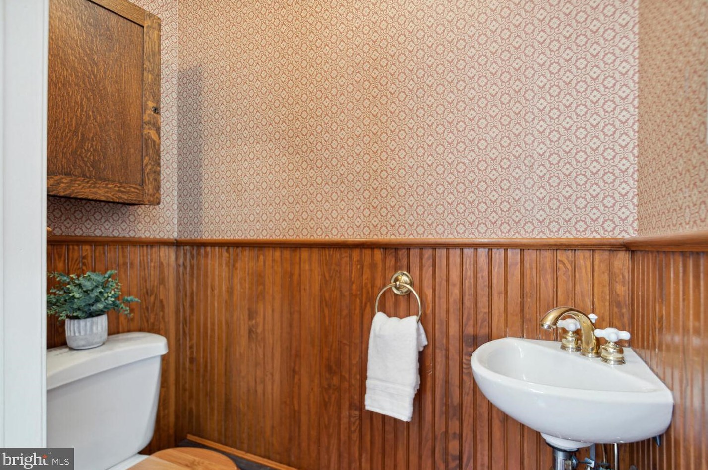 2010 Hillyer Pl, Washington DC 20009-1006 exterior