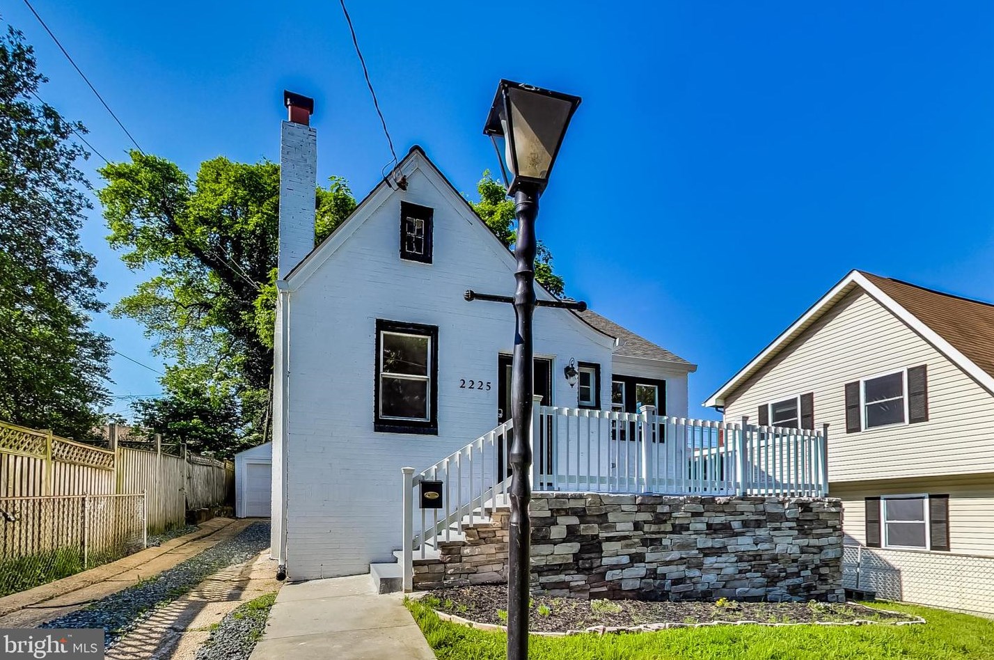2225 Shepherd St, Washington DC  20018-3141 exterior