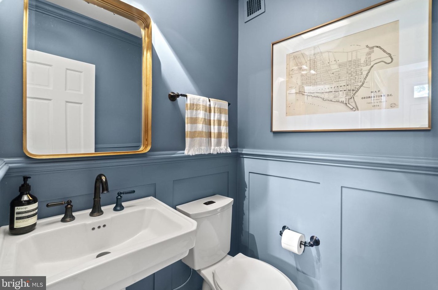 3025 Cambridge Pl, Washington DC  20007-2914 exterior