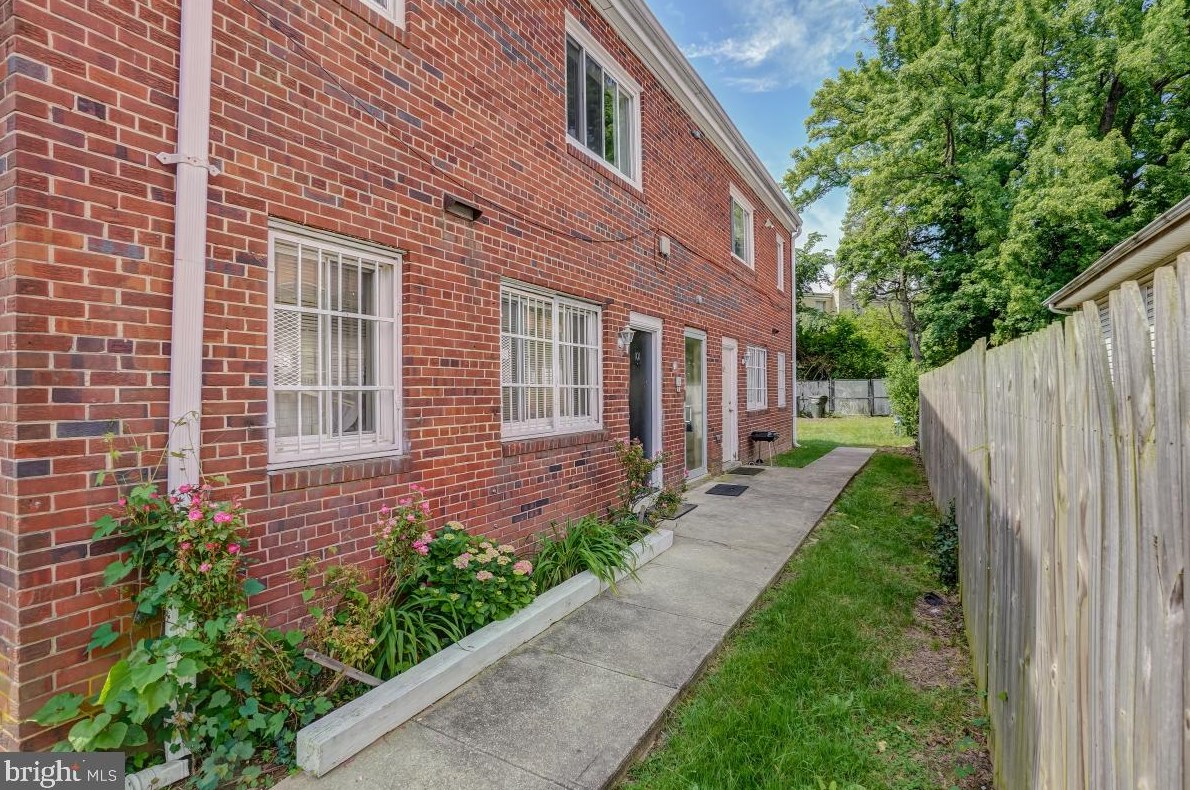 506 Eastern Ave, Washington, DC 20019-2812