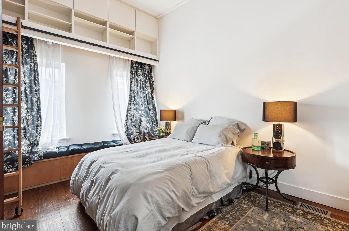 2209 12th Pl, Washington DC  20009-4405 exterior