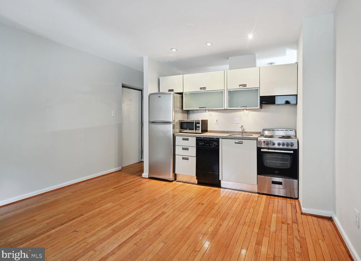 1521 Kingman Pl, Washington, DC 20005-3751
