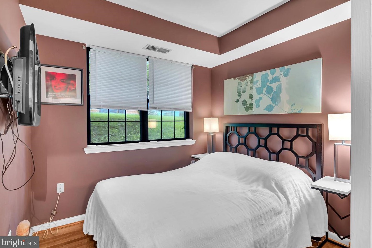 3040 Pineview Ct Ne, Washington, DC 20018