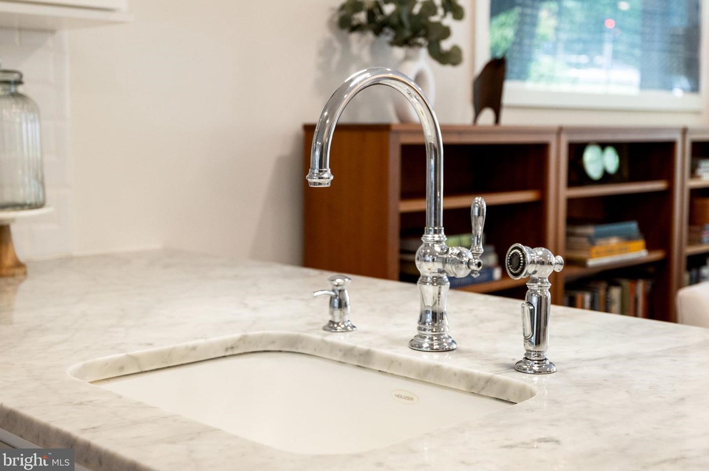 4253 Fordham Rd, Washington DC 20016-1931 exterior