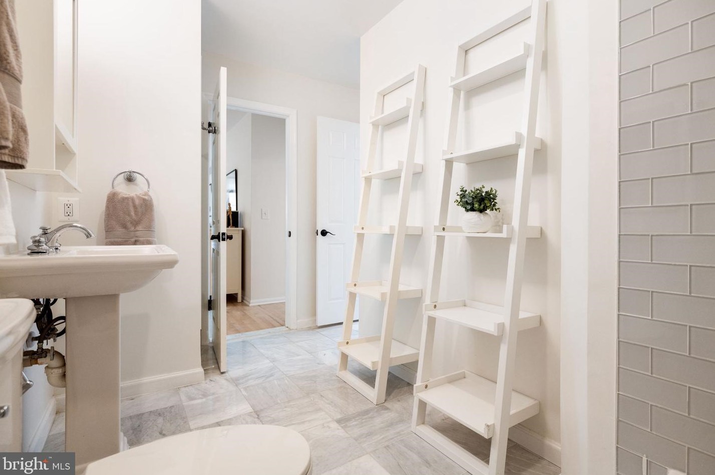 4253 Fordham Rd, Washington DC 20016-1931 exterior