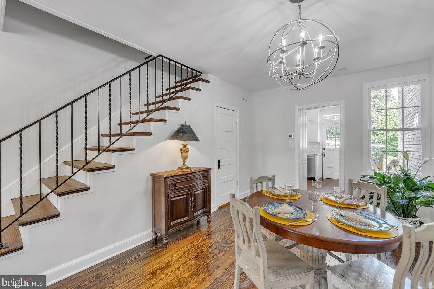 1555 33rd St, Washington DC  20007-2750 exterior