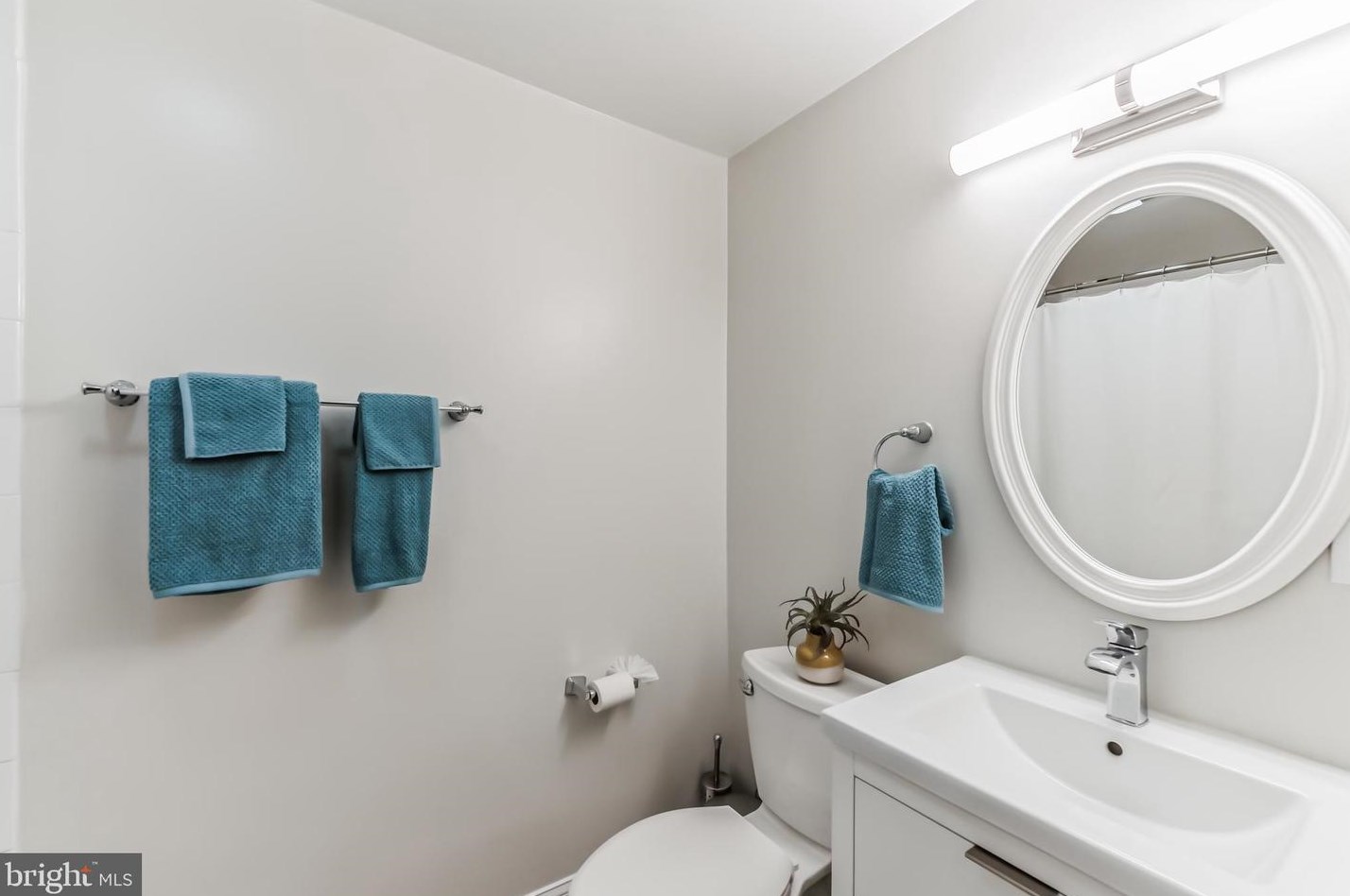 1555 33rd St, Washington DC  20007-2750 exterior