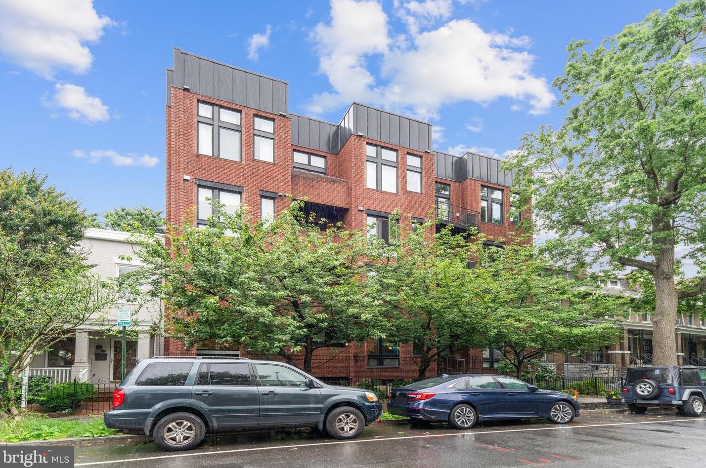 245 15th St Se #204, Washington, DC 20003