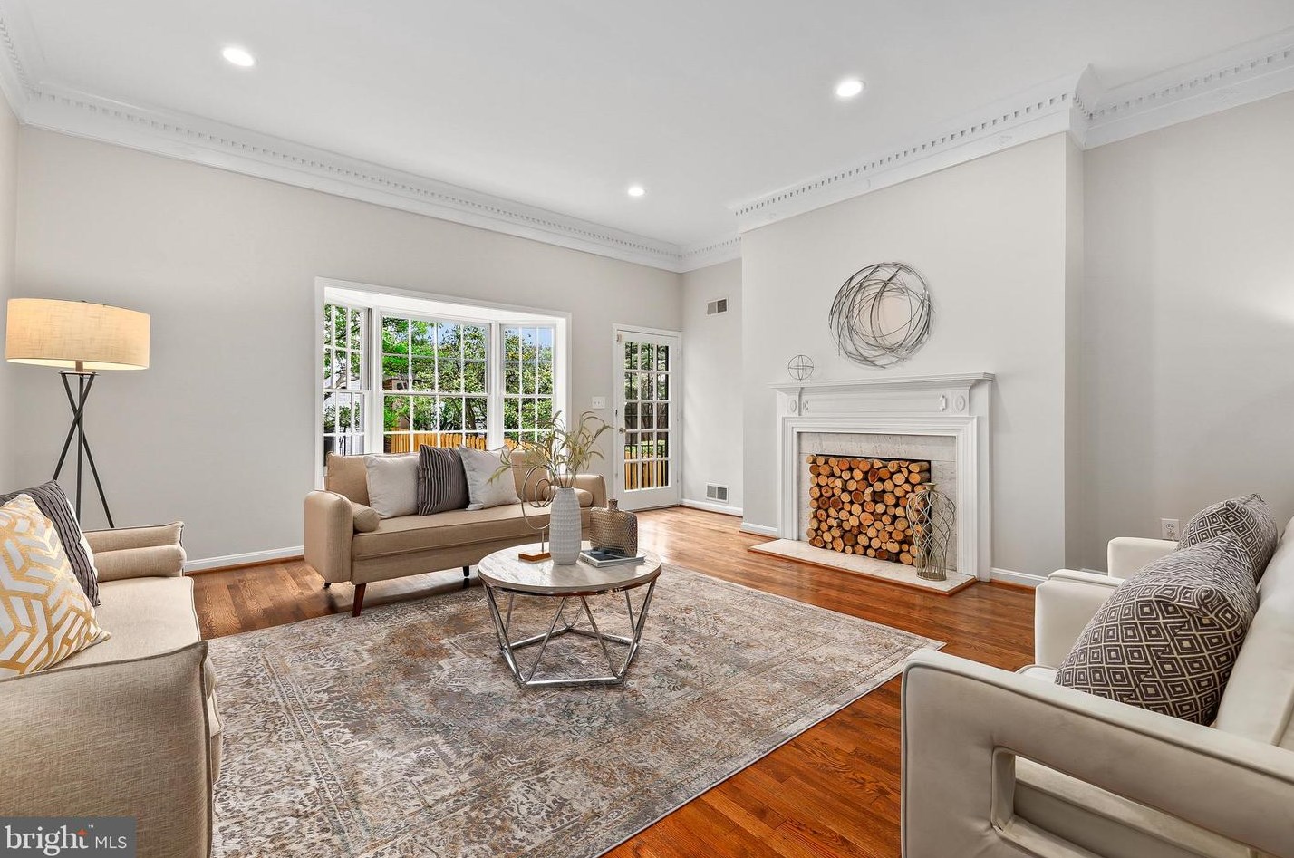 525 7th St, Washington, DC 20003-2738