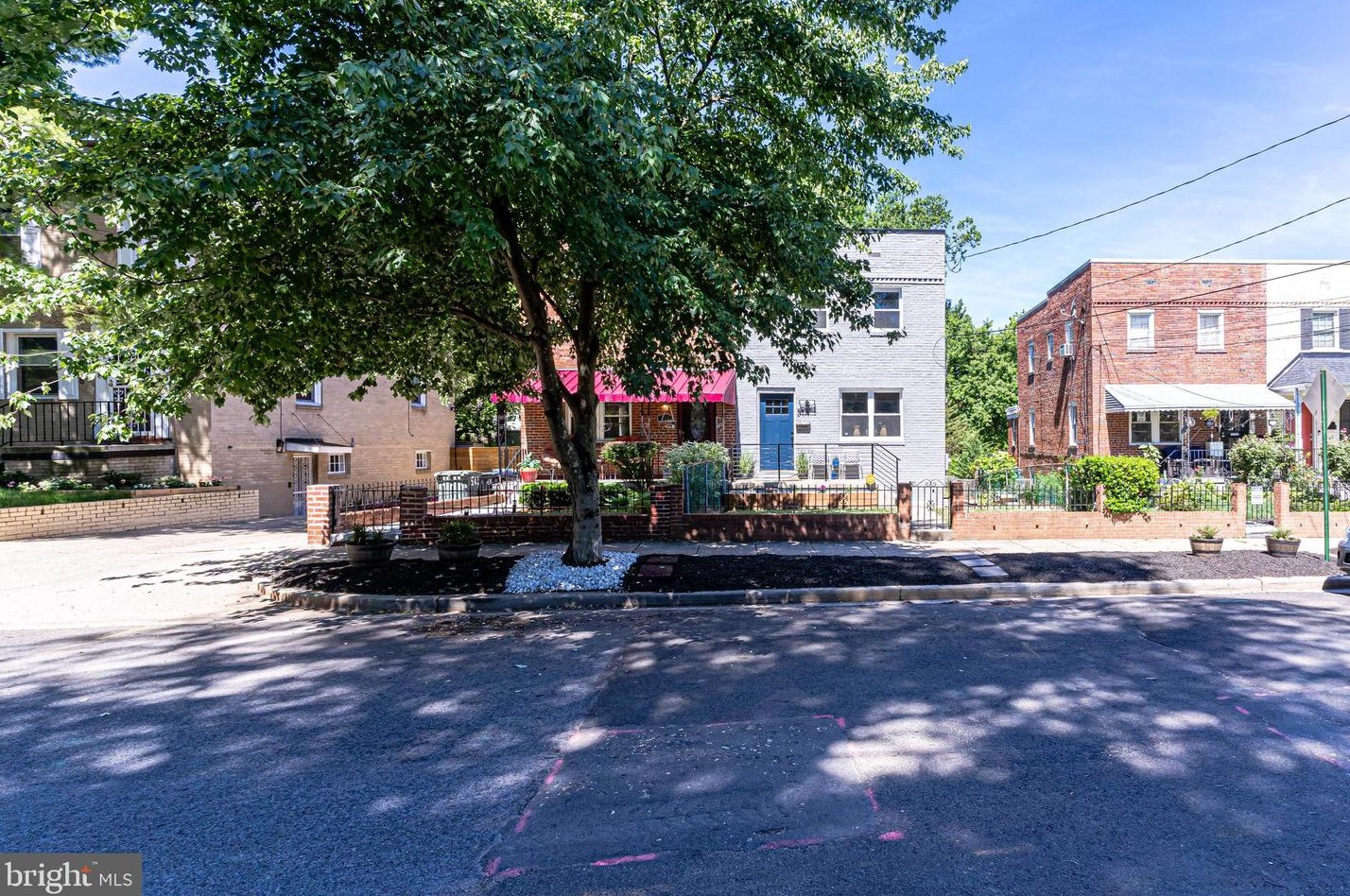 514 45th St, Washington DC  20019-4755 exterior