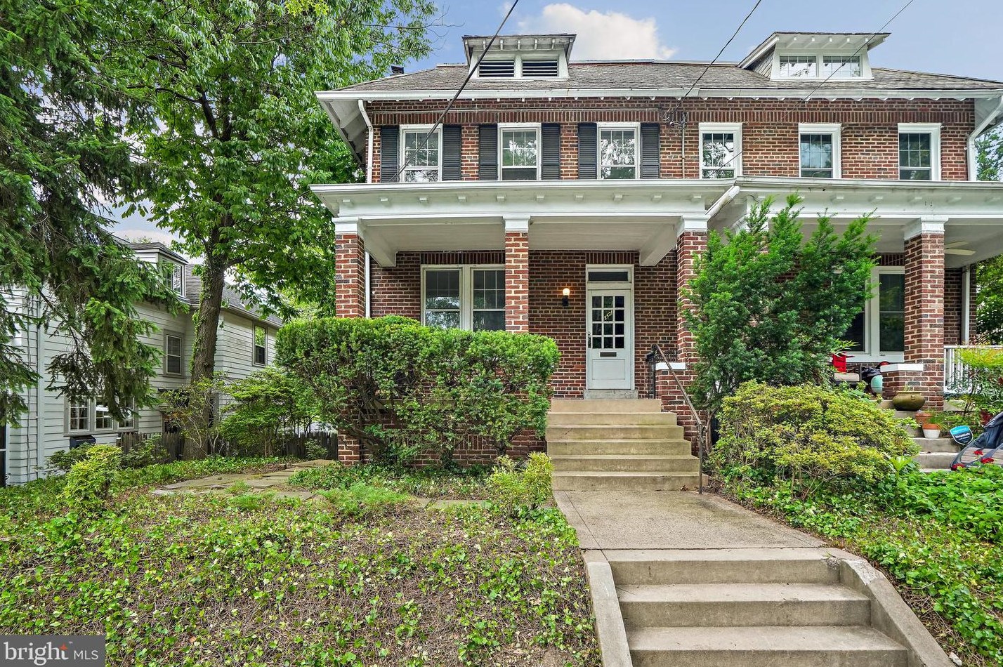 3521 35th St, Washington, DC 20016-3113