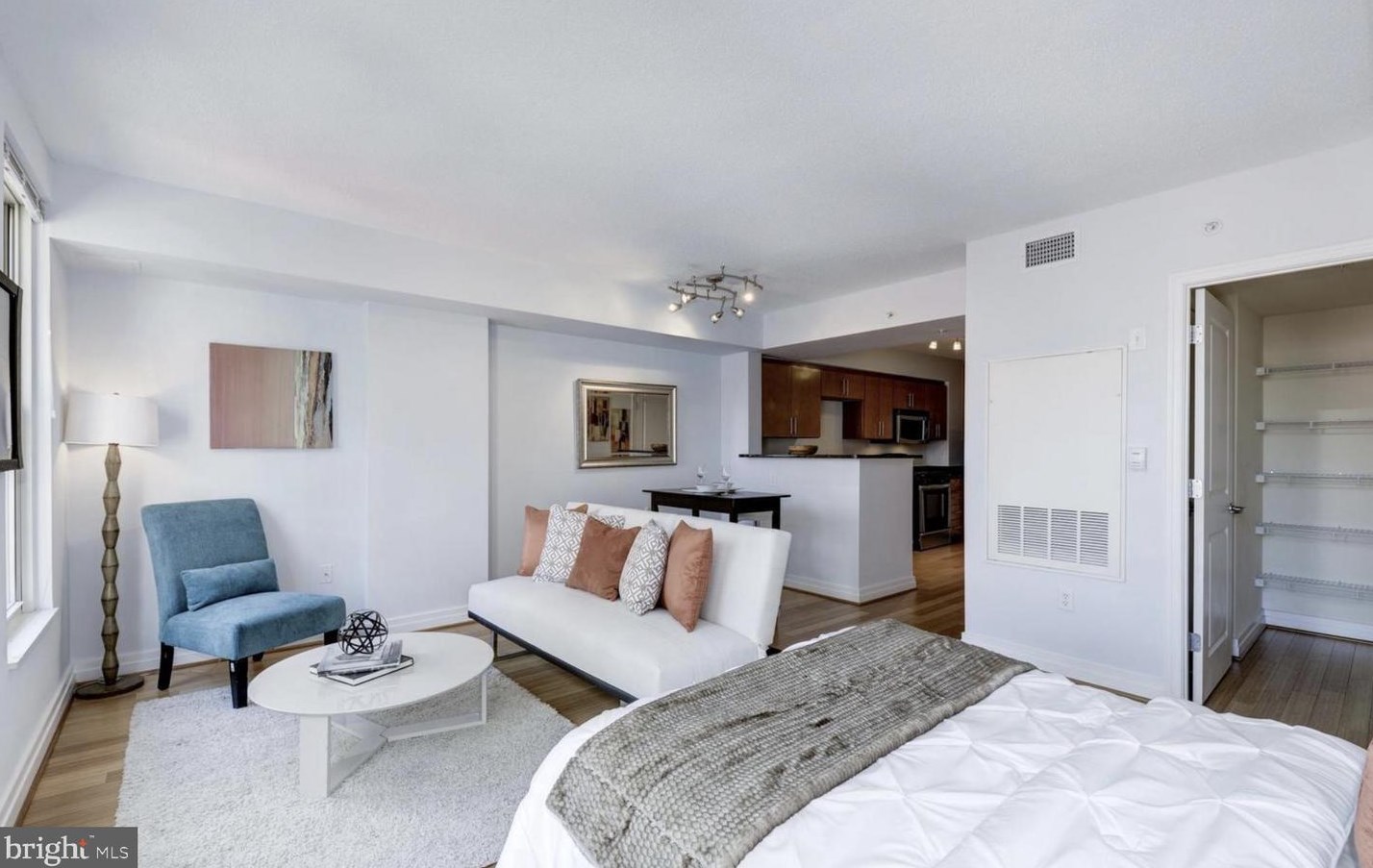 915 E E Street Nw #1006, Washington, DC 20004