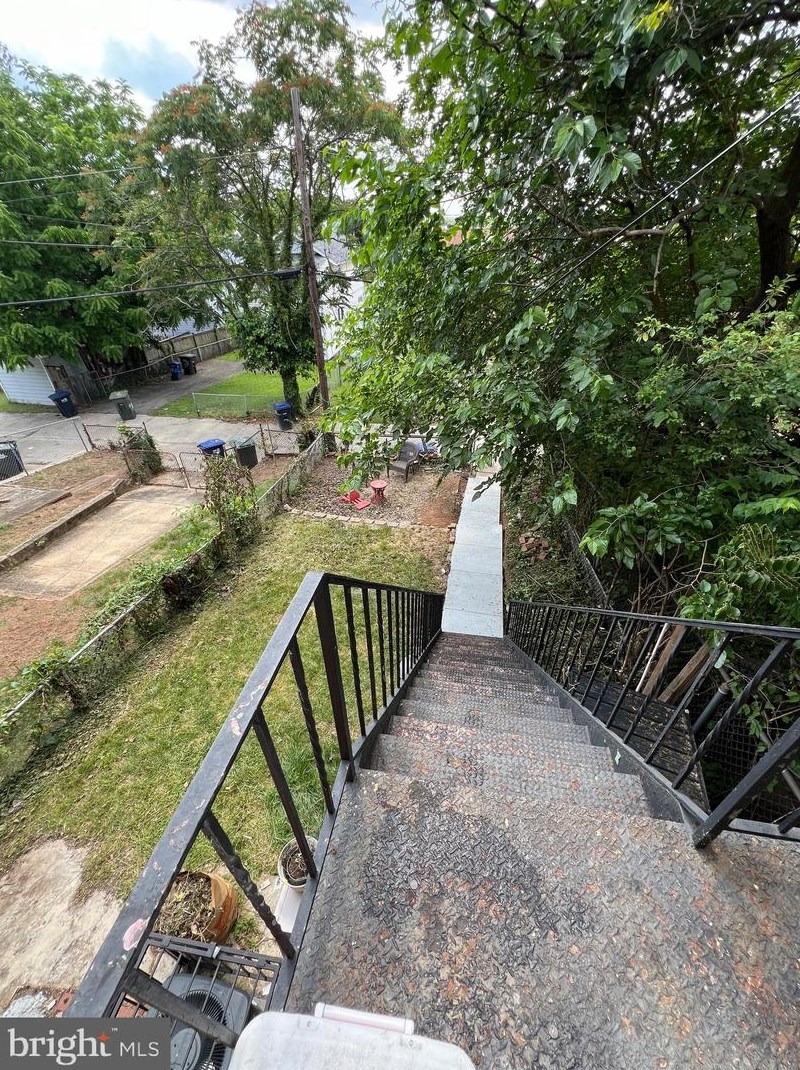 44 Burns St, Washington DC  20019-3359 exterior