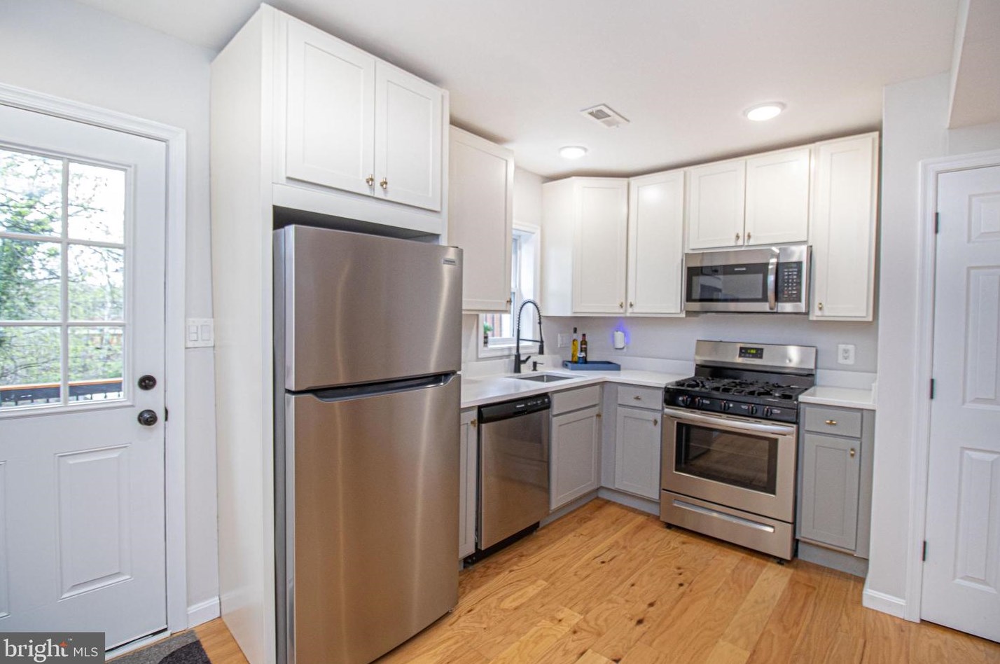4430 Foote St, Washington, DC 20019-4727