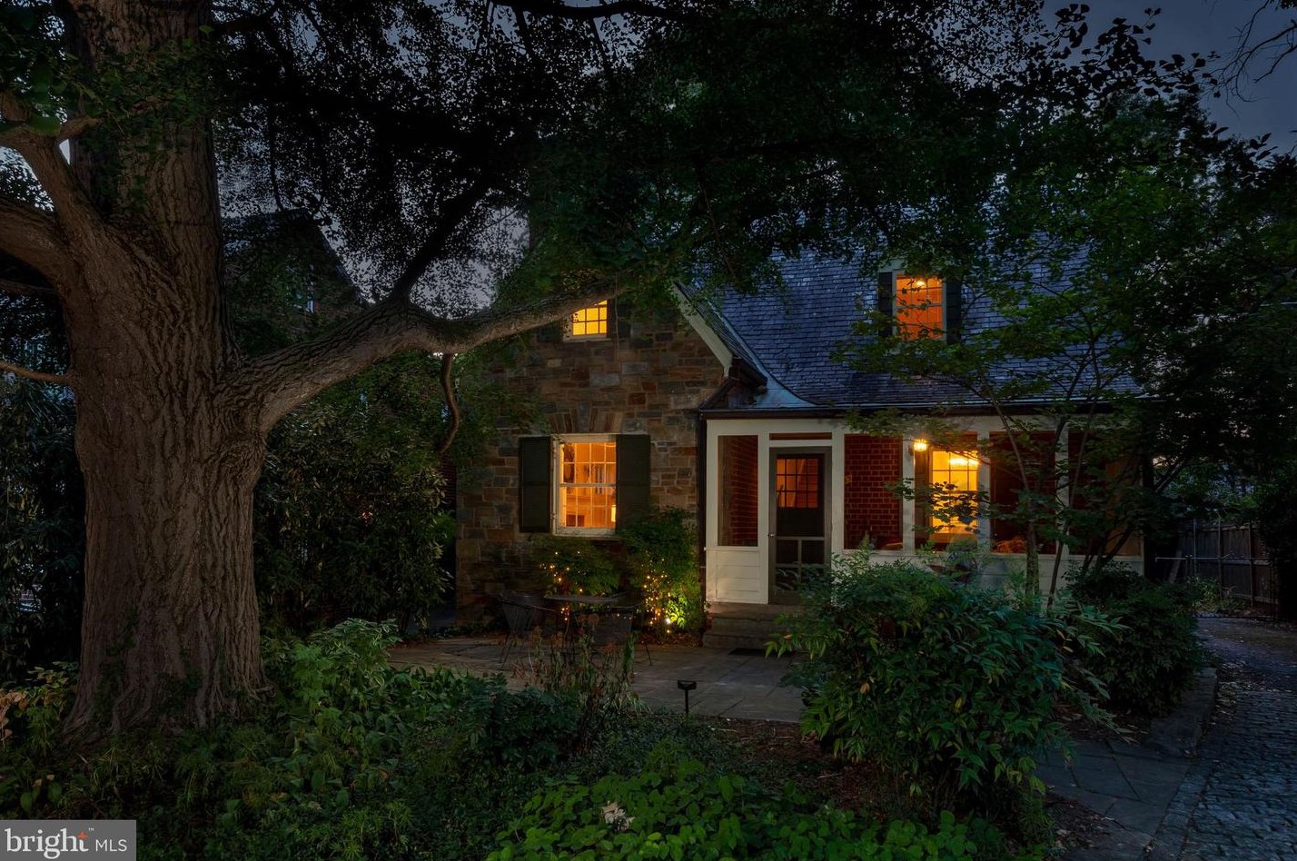 2833 Northampton St Nw, Washington, DC 20015