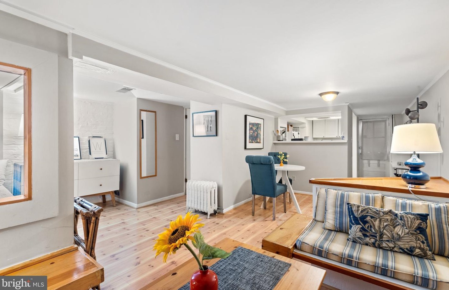 2129 Newport Pl, Washington DC 20037-3001 exterior