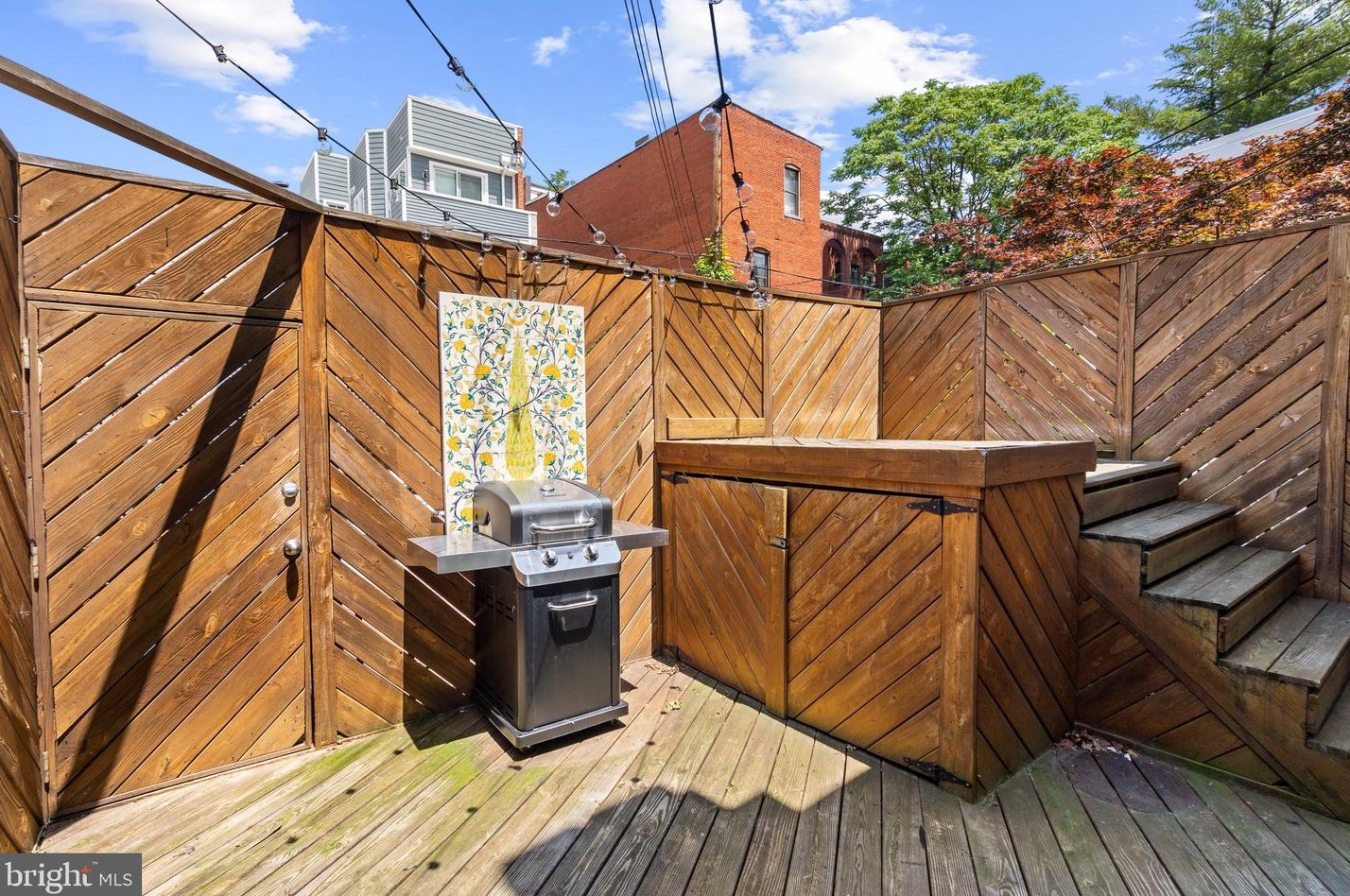 2129 Newport Pl, Washington DC 20037-3001 exterior