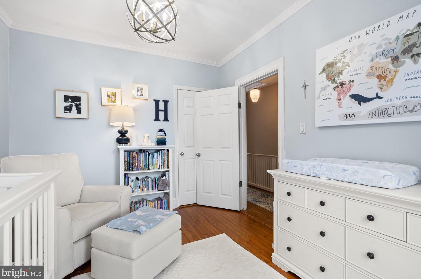 2129 Newport Pl, Washington DC 20037-3001 exterior