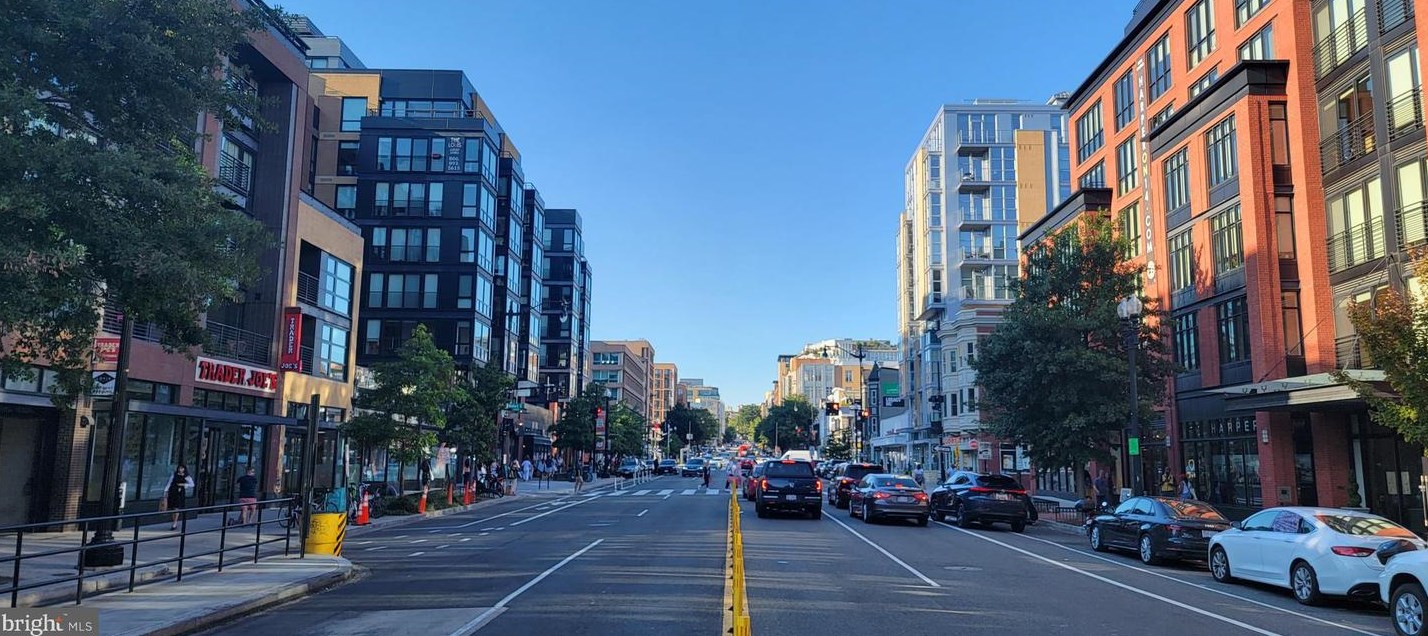 1454 Belmont St, Washington DC  20009-4007 exterior